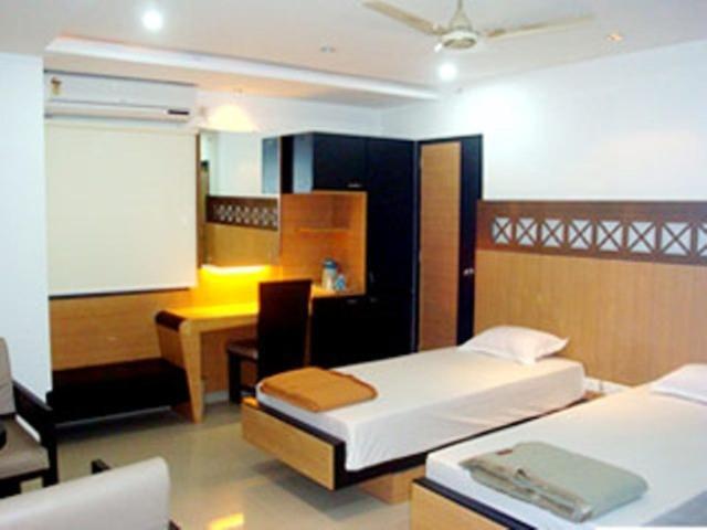Hiland Inn Kolkata Exterior photo