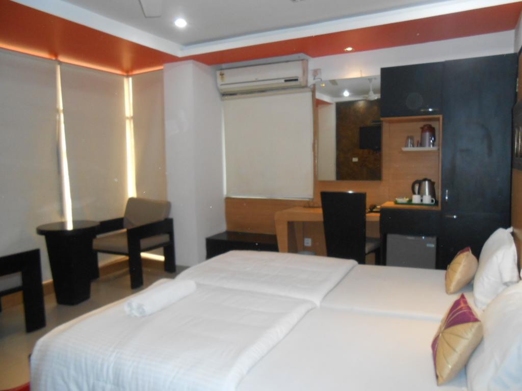 Hiland Inn Kolkata Exterior photo