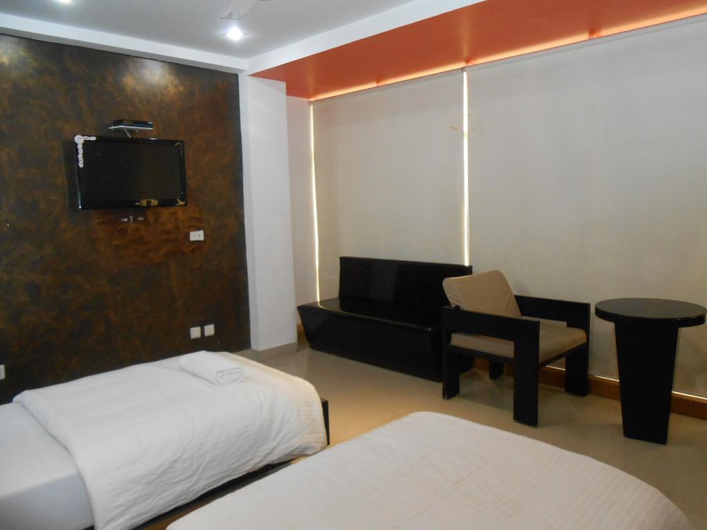 Hiland Inn Kolkata Exterior photo